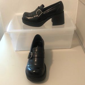 Vintage ‘90s Chunky Black Leather Platform Loafers